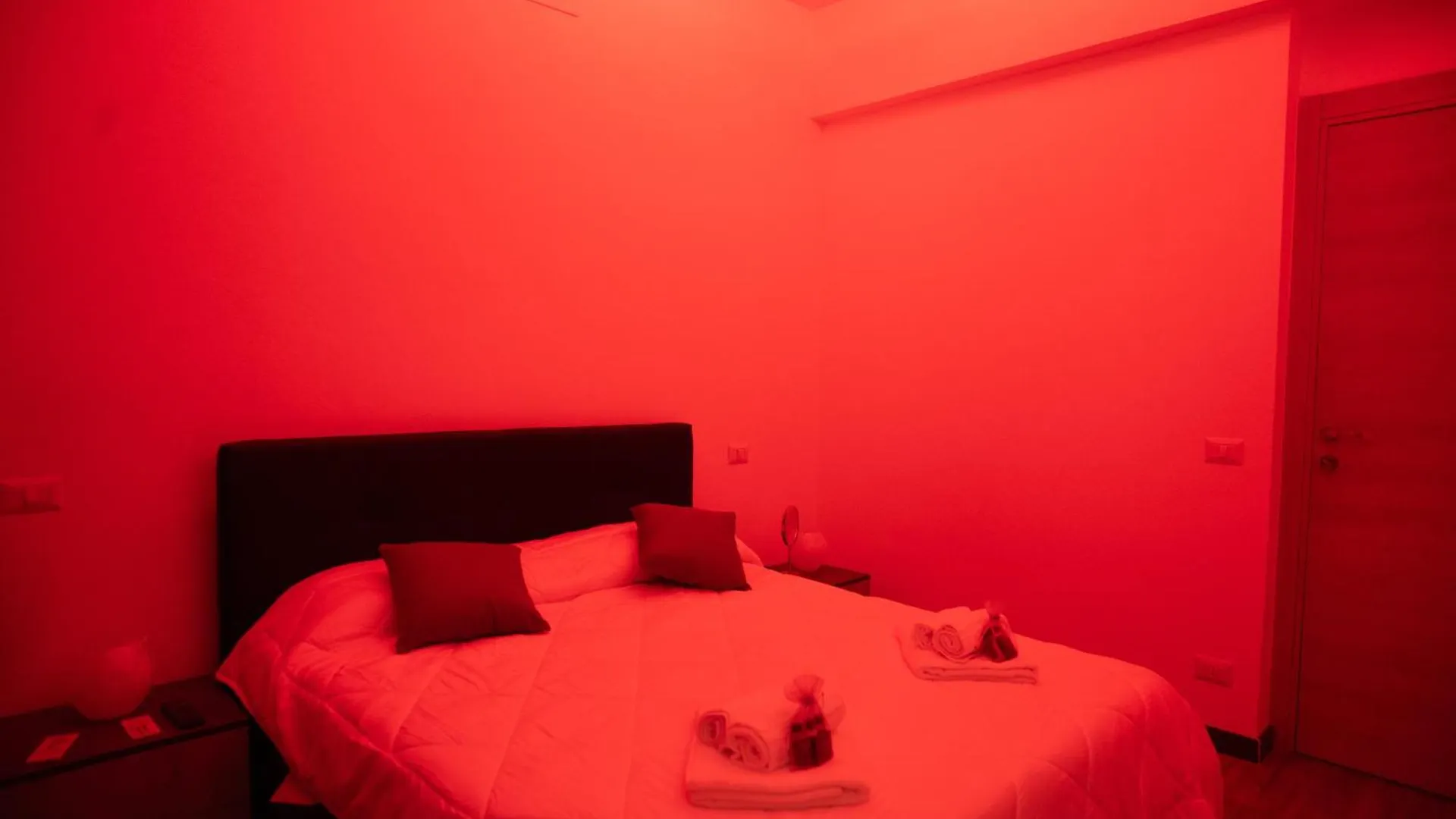 Led, Comfort And Style Just A Few Minutes From The Colosseum